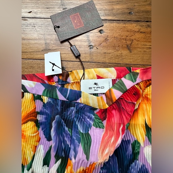 💥SALE💥NEW $2240 ETRO off shoulder cropped floral plissé chiffon 2 pc set - Picture 7 of 7